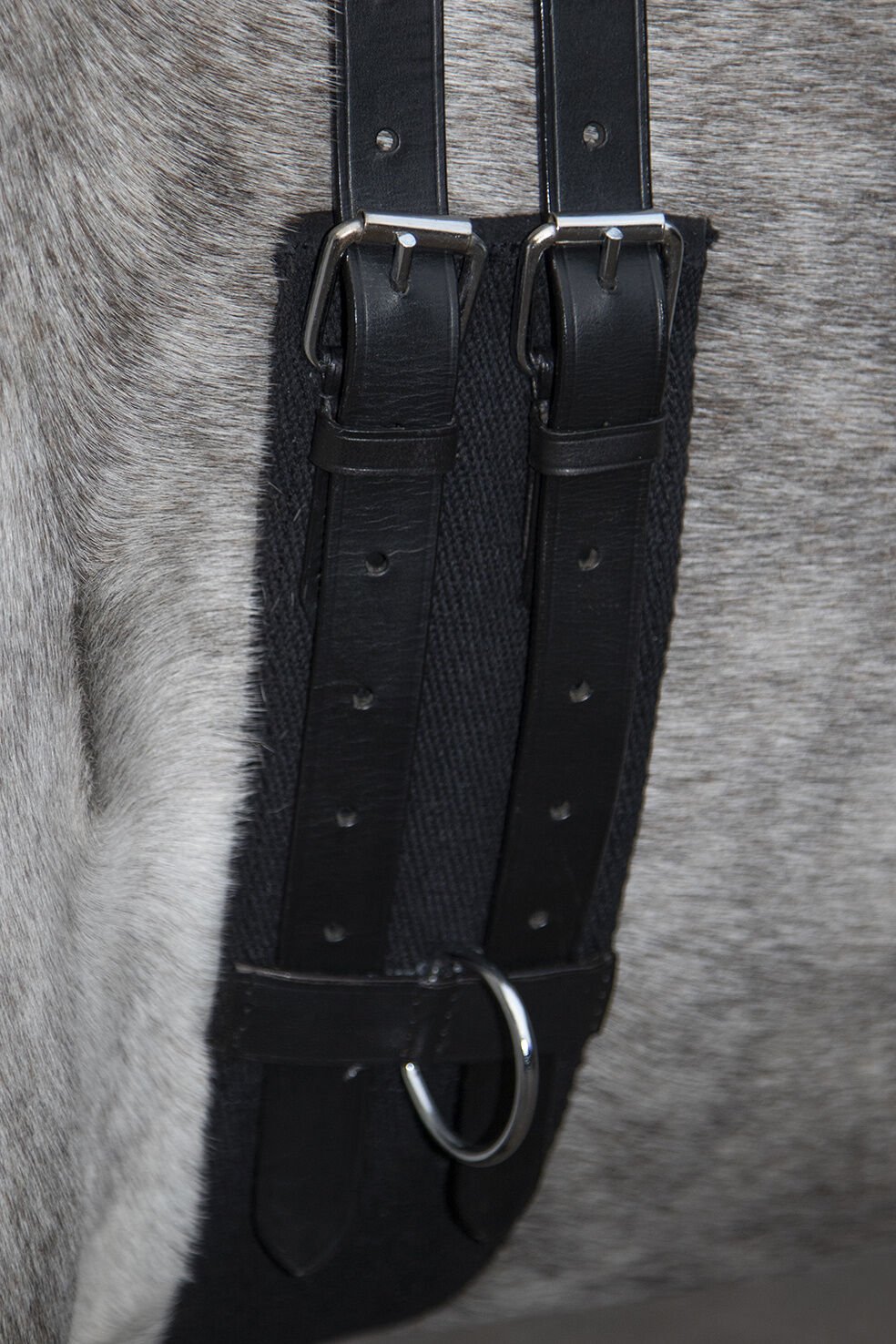 Longergjord med handtag i canvas och läder - HKM säljs av Fåglasång