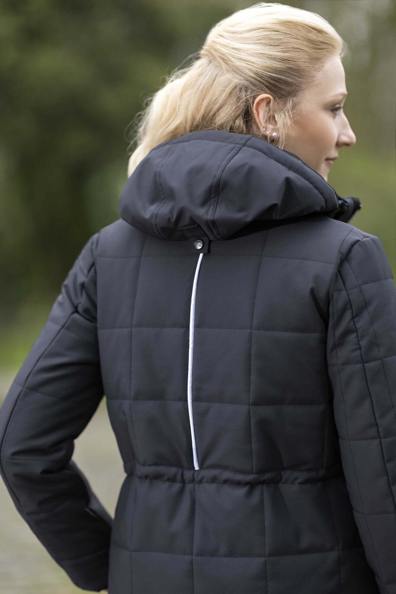 Värme Ridjacka lång model med powerbank från HKM säljs av Fåglasång