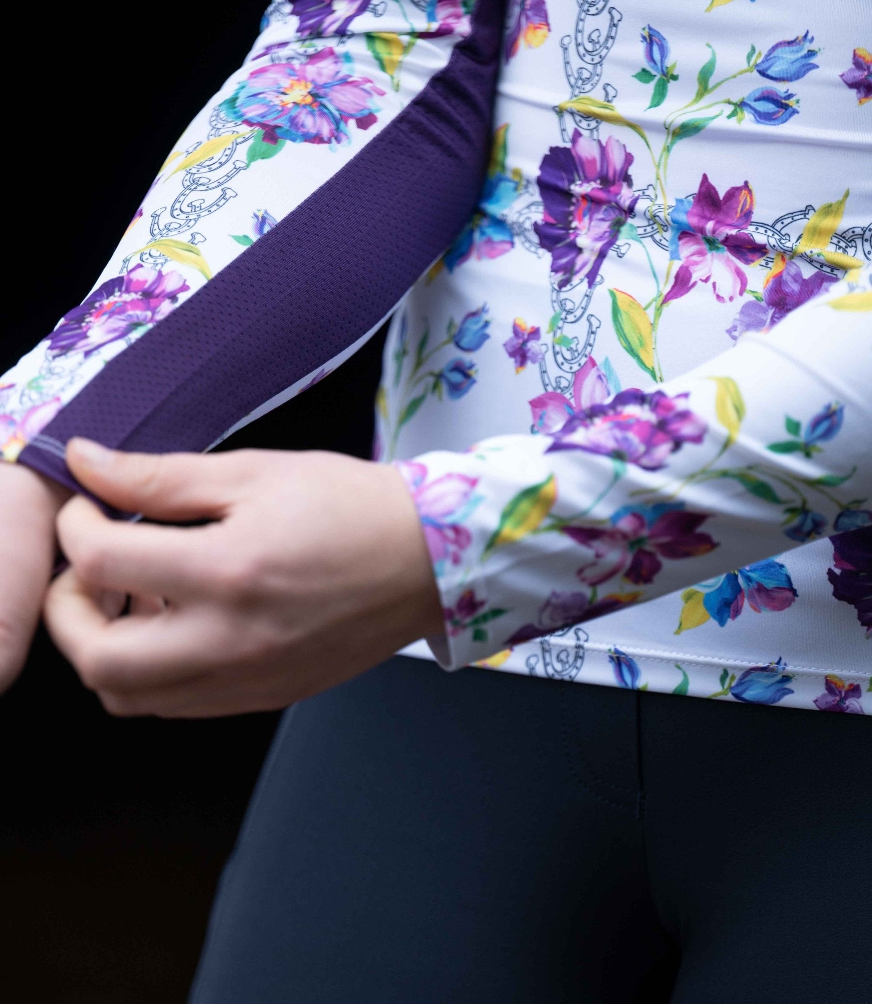 Ridtröja Flower från HKM -Långärmad och skön säljs av Fåglasång
