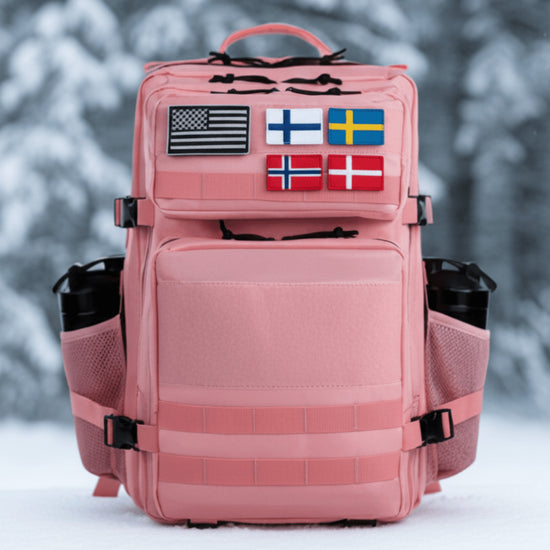 Nordic Ryggsäck 45L Plus rosa med flaggorna USA, Finland, Sverige, Norge och Danmark