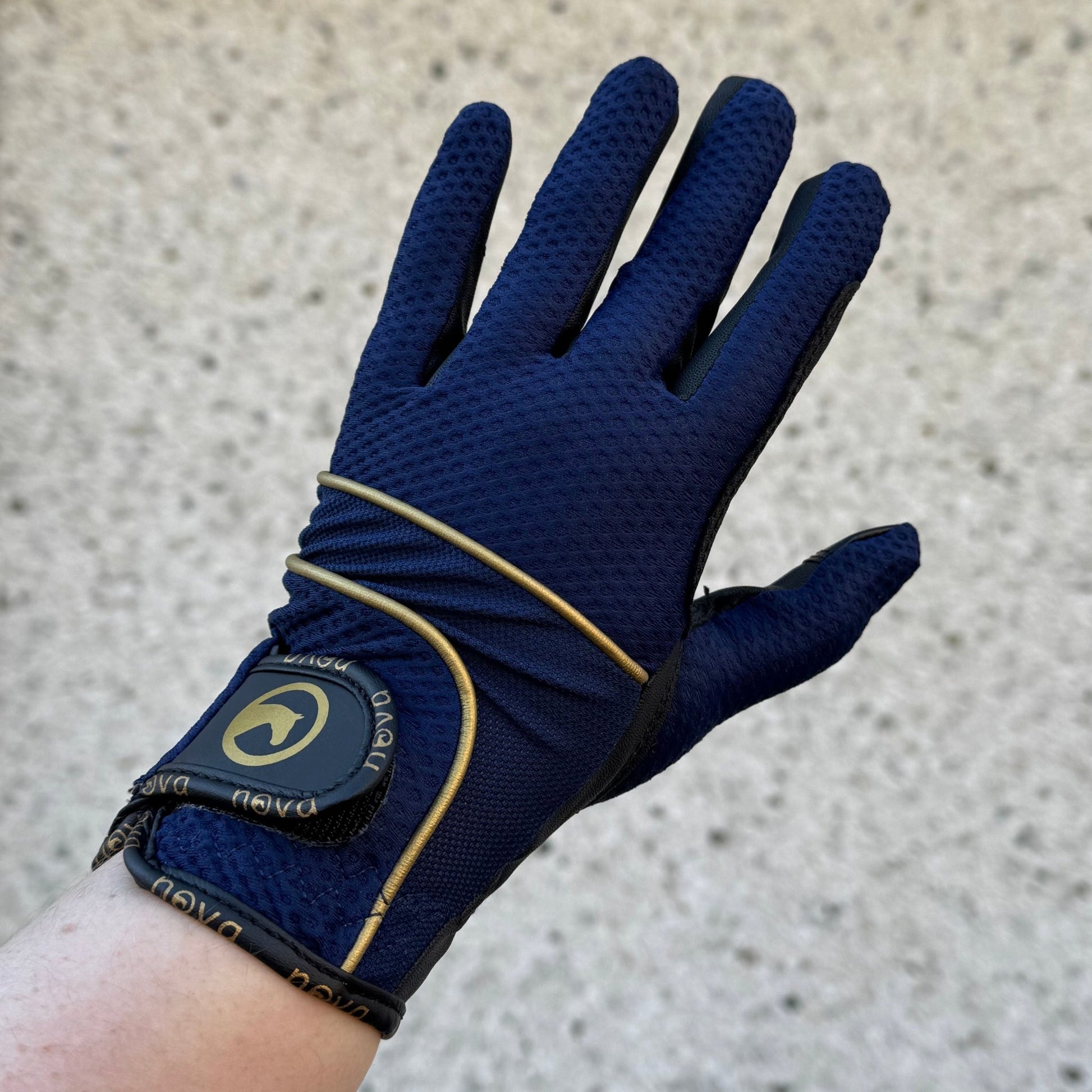 Ridhandske Mesh Golden Line touch - ventilation och stil -  från  NOVA