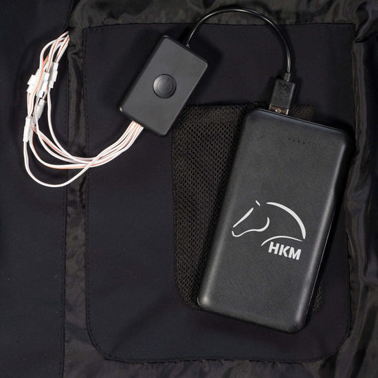 Värme Ridjacka lång model med powerbank från HKM säljs av Fåglasång 
