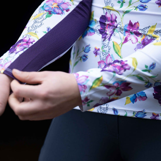 Ridtröja Flower från HKM -Långärmad och skön säljs av Fåglasång 